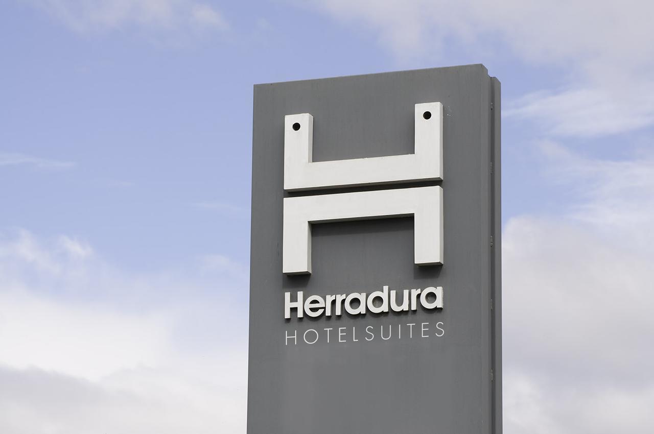 Herradura Hotel Suites Neuquén Extérieur photo